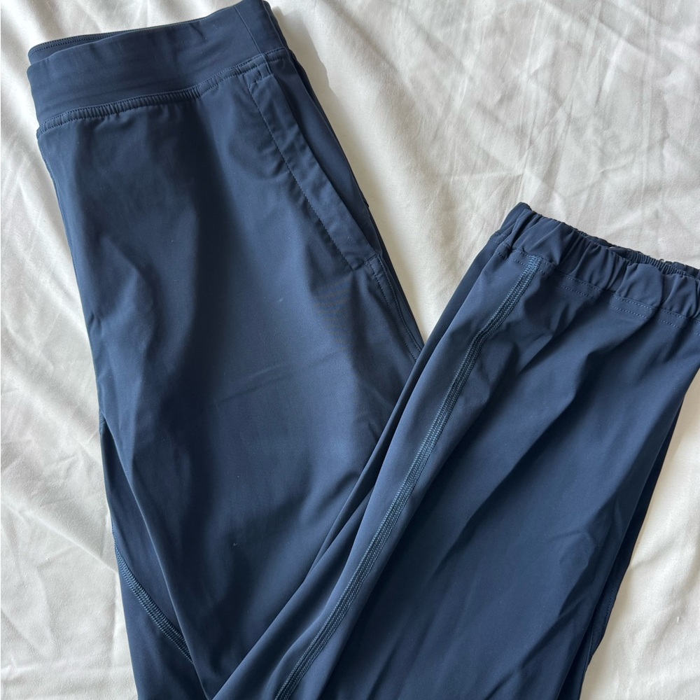 lululemon athletica Navy Dance Studio MR Crop